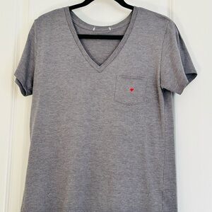 Gray V-Neck Short Sleeve Pocket Tee With Small Red Heart Women’s Size Medium